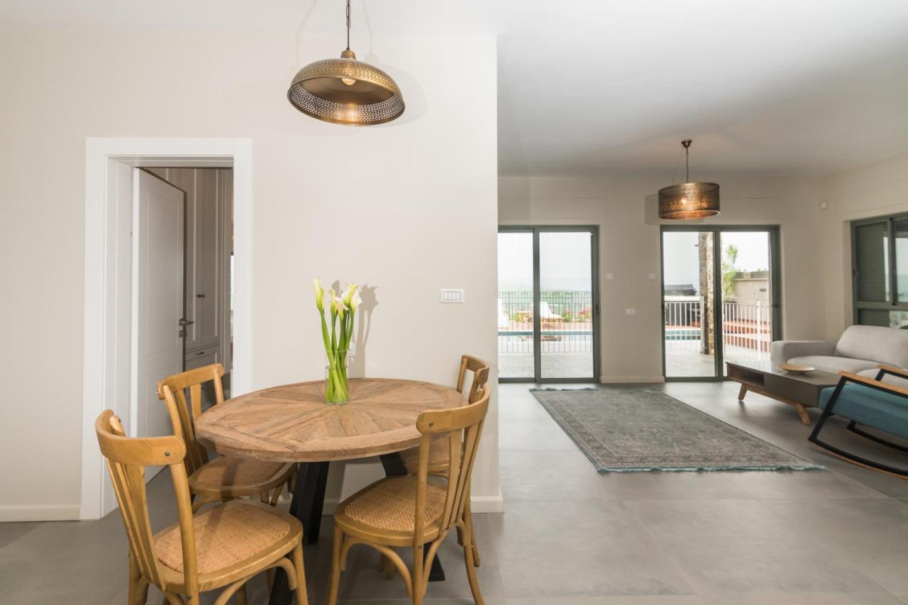 Terra Nova: Lakeside Villa with Private Pool, Jacuzzi and Sauna Yavne'el Exterior photo